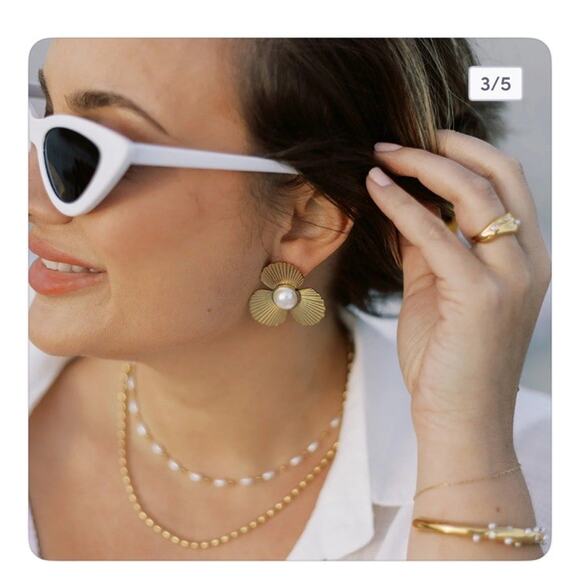 Magnolia Flower Pearl Shell Earrings Liv Bella Vita Party Cocktail Beach $62 - Picture 5 of 10